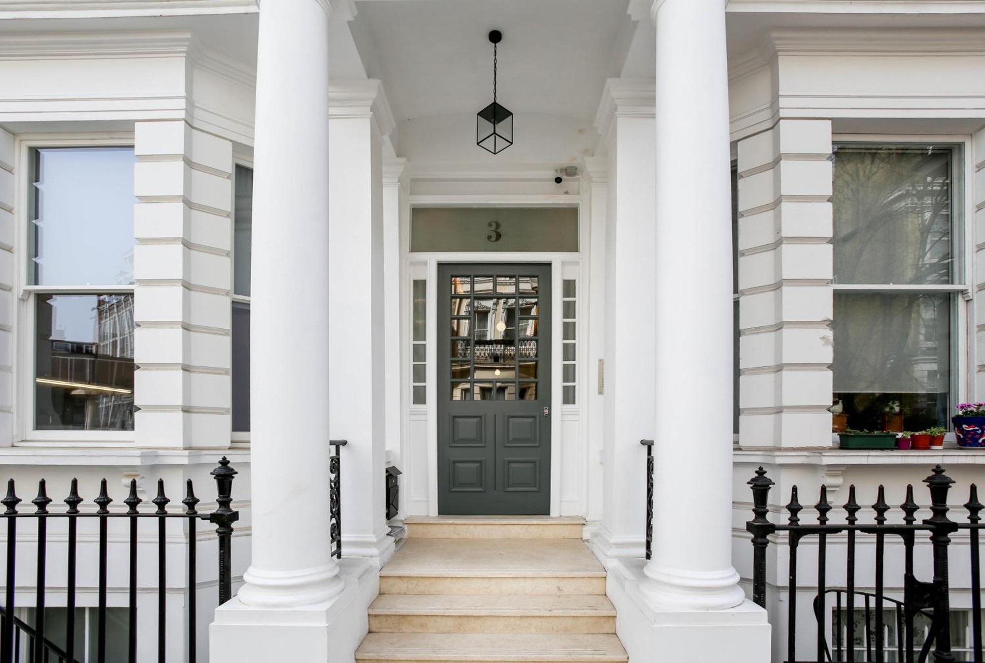 Cromwell Serviced Apartments By Stayprime Лондон Экстерьер фото